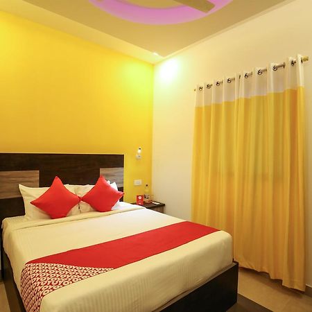 Alappuzha Oyo 10152 Rail View Residency酒店 外观 照片
