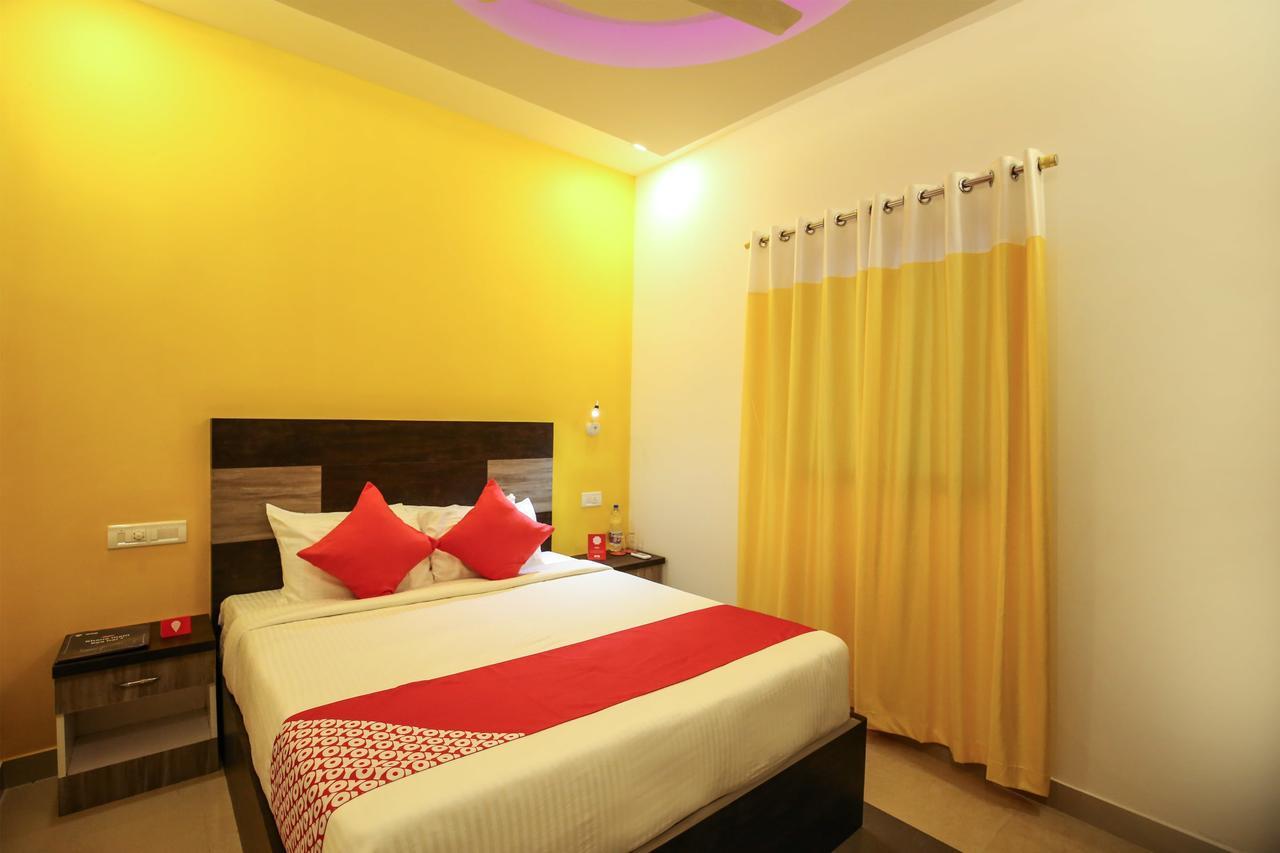 Alappuzha Oyo 10152 Rail View Residency酒店 外观 照片