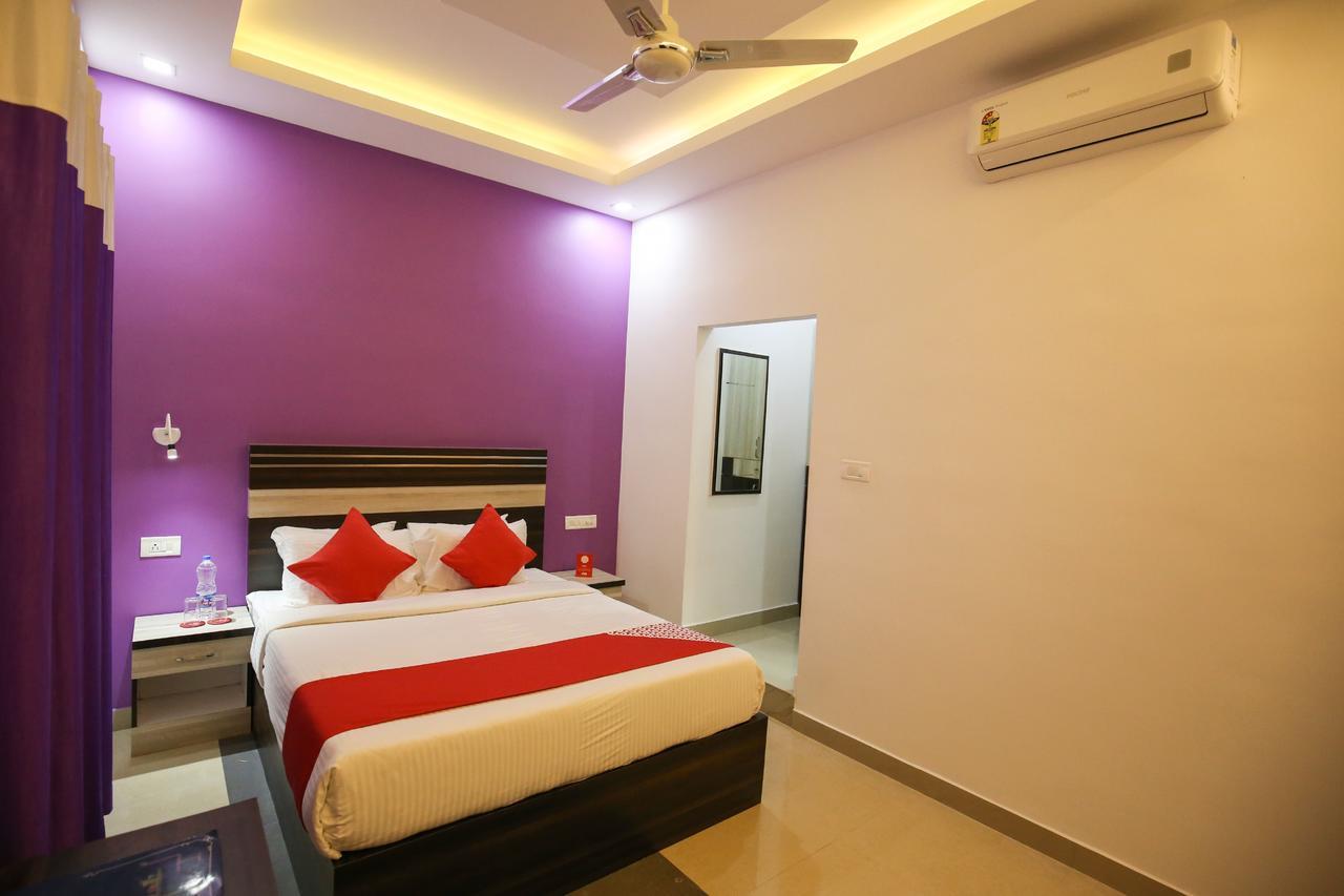 Alappuzha Oyo 10152 Rail View Residency酒店 外观 照片