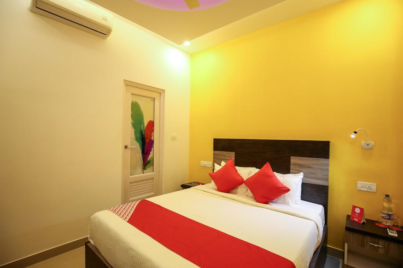 Alappuzha Oyo 10152 Rail View Residency酒店 外观 照片