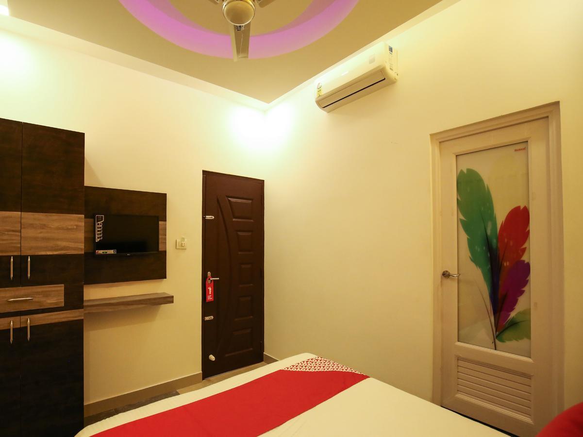Alappuzha Oyo 10152 Rail View Residency酒店 外观 照片