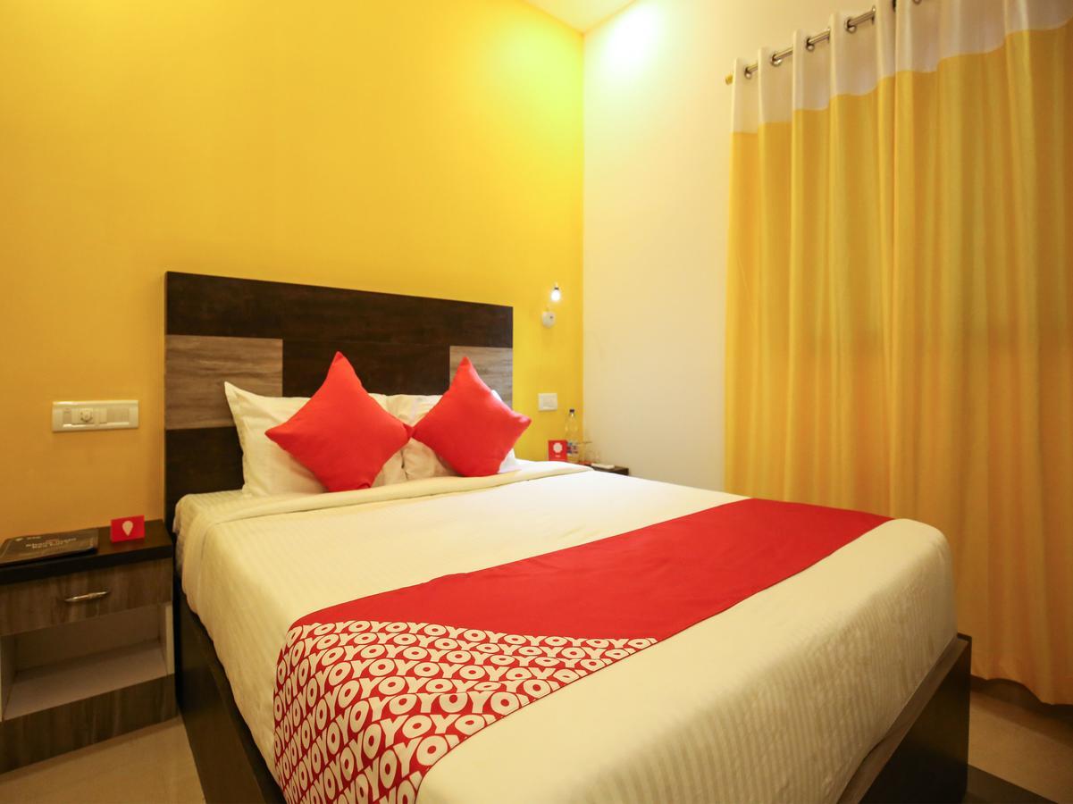 Alappuzha Oyo 10152 Rail View Residency酒店 外观 照片